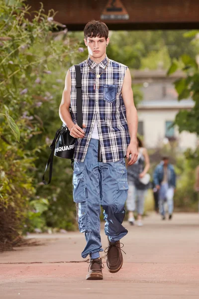 Look 33